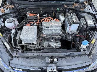 Volkswagen Golf e-Golf (Hatchback 5-dr.) picture 26