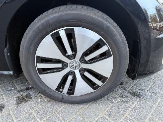 Volkswagen Golf e-Golf (Hatchback 5-dr.) picture 29