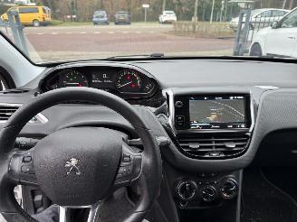 Peugeot 208 1.2 PureTech Signature NAVIGATIE picture 22