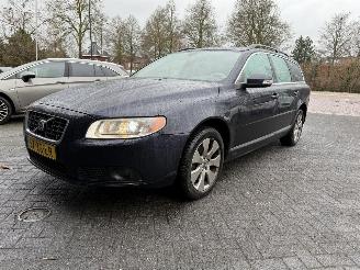 krockskadad bil auto Volvo V-70 2.5T Summum  AUTOMAAT LEER  Stationwagen 5-dr. 2008/1
