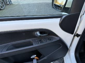 Volkswagen Up! 1.0 high up! BlueMotion picture 12