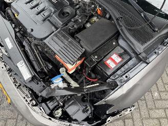 Volkswagen Golf 1.6 TDI Highline BlueMotion picture 13