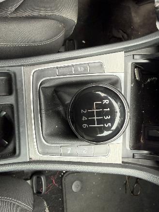 Volkswagen Golf 1.6 TDI Highline BlueMotion picture 35