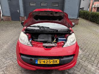 Peugeot 107 1.0-12V XR AIRCO  (Hatchback 3-dr.) picture 8