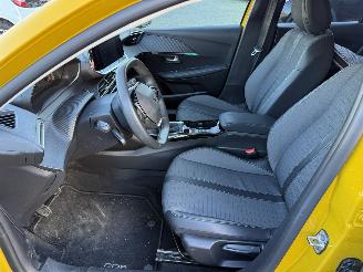 Peugeot 208 1.2 PureTech Allure (Hatchback 5-dr.) picture 14