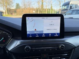 Ford Focus 1.0 EcoBoost Titanium Business picture 26