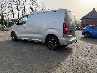 Peugeot Expert 2.0 BlueHDI 120 Premium Pack picture 27