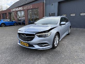 damaged passenger cars Opel Insignia 1.5 Turbo Innovation AUTOMAAT  OPC LINE PANORAMDAK 2017/8
