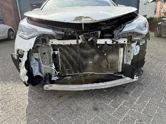 Toyota C-HR 1.8 Hybrid Style (SUV 5-dr.) picture 14