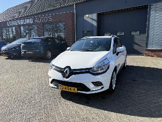 skadebil auto Renault Clio 0.9 TCe Zen (Stationwagen 5-dr.) 2018/7