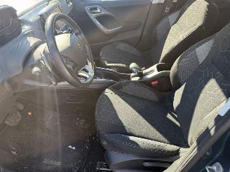 Peugeot 2008 1.2 PureTech AUTOMAAT PANORAMDAK  Blue Lion (SUV 5-dr.) picture 4