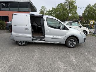 Peugeot Partner 120 1.6 BlueHDi 100 L1 Pro NAVIGATIE  AIRCO picture 10