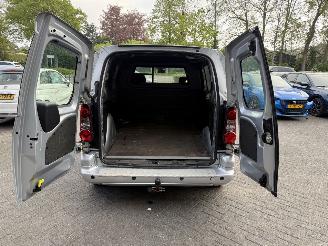 Peugeot Partner 120 1.6 BlueHDi 100 L1 Pro NAVIGATIE  AIRCO picture 11