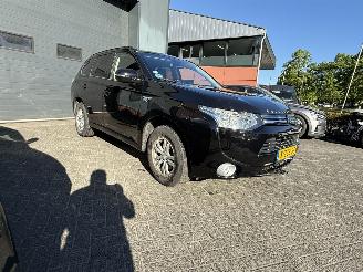 Schadeauto Mitsubishi Outlander 2.0 PHEV Business Edition 2015/4
