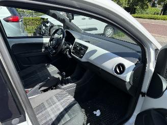 Volkswagen Up! 1.0 high up! BlueMotion BENZINE-AARDGAS picture 12