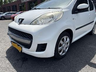 Peugeot 107 1.0-12V XS (Hatchback 5-dr.) picture 24