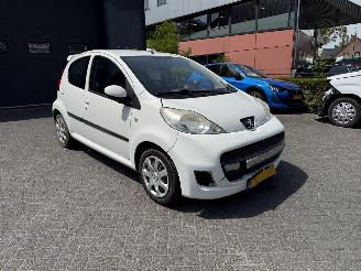 Peugeot 107 1.0-12V XS (Hatchback 5-dr.) picture 8
