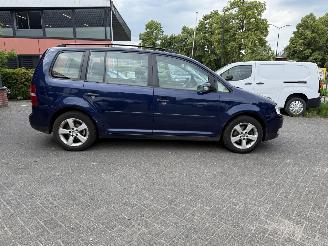 Volkswagen Touran 1.6-16V FSI Business (MPV 5-dr.) picture 6