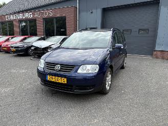  Volkswagen Touran 1.6-16V FSI Business (MPV 5-dr.) 2006/6