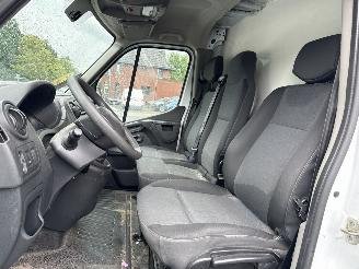 Renault Master T35 2.3 dCi L3H3 KM: 130602 Ideaal voor ombouw tot Paardenwagen of Camper picture 20