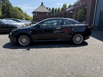 Alfa Romeo GT 2.0 JTS Distinctive picture 2