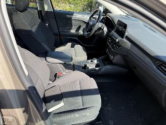 Ford Focus 1.0 EcoBoost Titanium Business picture 34