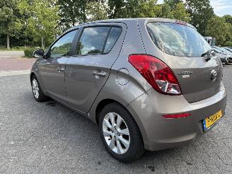 Hyundai I-20 1.2i i-Deal (Hatchback 5-dr.) picture 3
