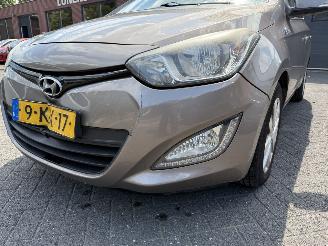 Hyundai I-20 1.2i i-Deal (Hatchback 5-dr.) picture 28