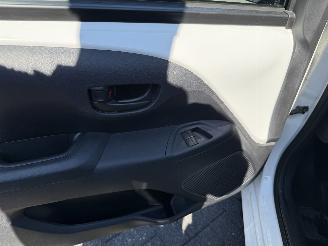 Toyota Aygo 1.0 VVT-i x (Hatchback 3-dr.) picture 21