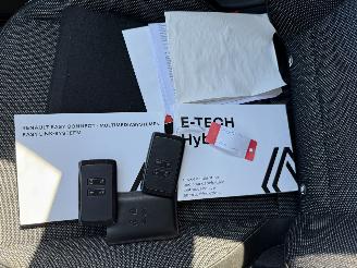 Renault Captur 1.6 E-Tech Hybrid 145 Intens picture 26
