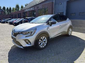 damaged passenger cars Renault Captur 1.6 E-Tech Hybrid 145 Intens 2022/11