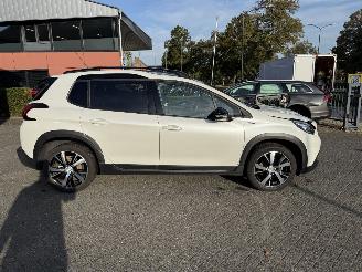 Peugeot 2008 1.2 PureTech GT-line (SUV 5-dr.) picture 6