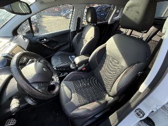 Peugeot 2008 1.2 PureTech GT-line (SUV 5-dr.) picture 32