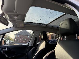 Peugeot 2008 1.2 PureTech GT-line (SUV 5-dr.) picture 31