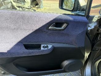 Honda Fr-v 1.8i Lifestyle (MPV 5-dr.) picture 16