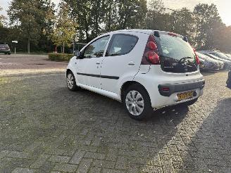 Peugeot 107 1.0 Active (Hatchback 5-dr.) picture 24