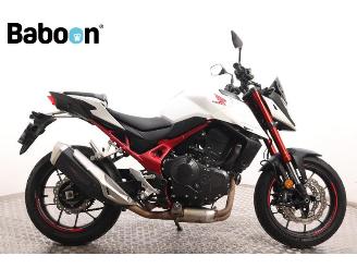 krockskadad bil motor Honda CB 750 Hornet 2023/8