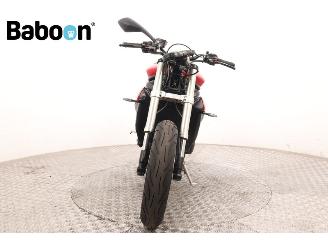 Triumph Street Triple S picture 3