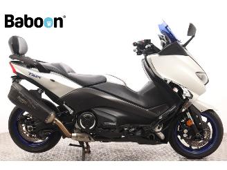 krockskadad bil motor Yamaha  XP 530 T-MAX SX 2017/8