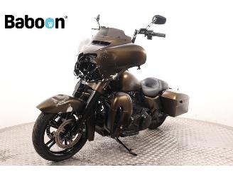 Harley-Davidson  FLHX Street Glide picture 4