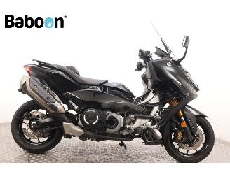krockskadad bil motor Yamaha Sportster XL 883 T-Max Tech Max 560 ABS 2023/10