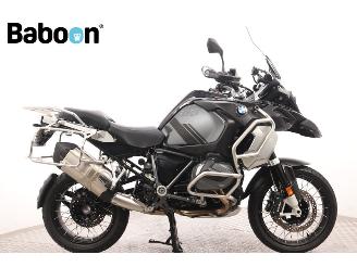 Schade motor BMW R 1250 GS Adventure Triple Black 2023/4