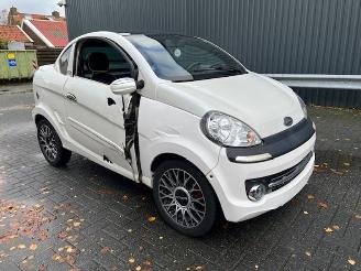 skadebil brommobiel Microcar  F8C Coupe DCI 2015/10