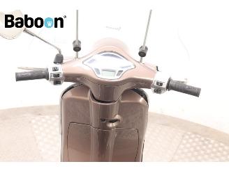 Vespa  Primavera 25KM picture 13