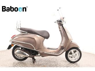 skadebil bromfiets Vespa  Primavera 25KM 2016/10