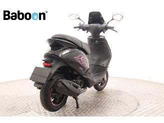 Piaggio  Zip 45KM picture 8
