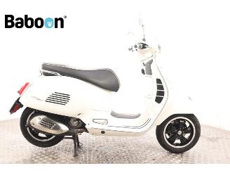 krockskadad bil motor Vespa  GTS 300 HPE 2022/4
