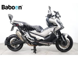 krockskadad bil motor Honda  X-ADV 2020/4