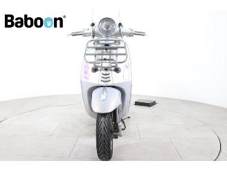 Vespa  Primavera 25KM picture 3