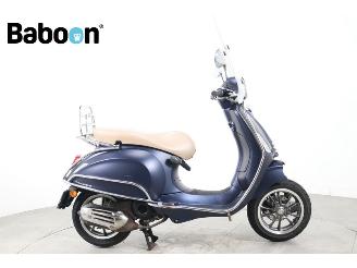 krockskadad bil bromfiets Vespa  Primavera 45KM 2020/8
